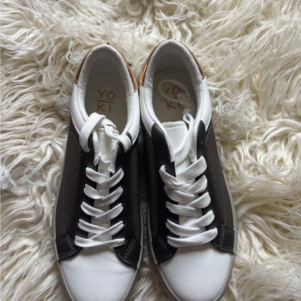 Yoki Black and White Sneakers